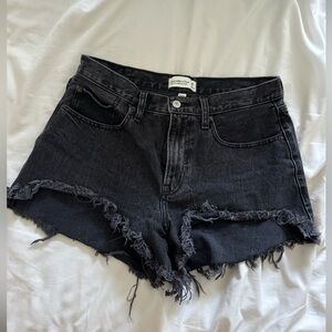 Abercrombie Mid Rise Boyfriend short